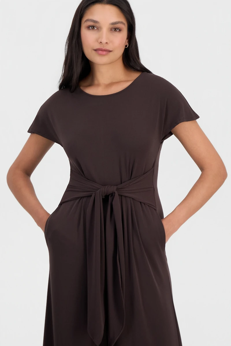 Robbie Bee Women's Round-Neck Tie-Waist Jumpsuit