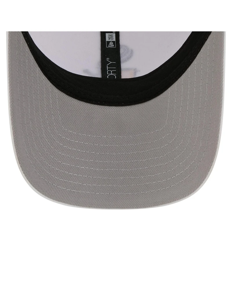 New Era Men's White Chicago White Sox Flag 9FORTY Trucker Adjustable Hat