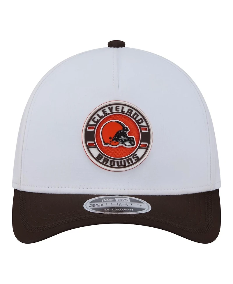 New Era Men's White/Brown Cleveland Browns Patch 39THIRTY A-Frame M-Crown Perforated Flex Hat