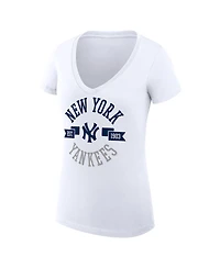 G-iii 4Her by Carl Banks Women's White New York Yankees Super-Slim Fit Lightweight City Graphic V-Neck T-Shirt