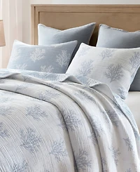 Harbor House Mia Coral Jacquard Reversible Lightweight 3-Piece Quilt Set, Full/Queen