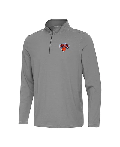 Antigua Men's New York Knicks Twine Quarter-Zip Sweatshirt