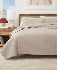 Linery and Co. Seersucker Quilt Set With Shams
