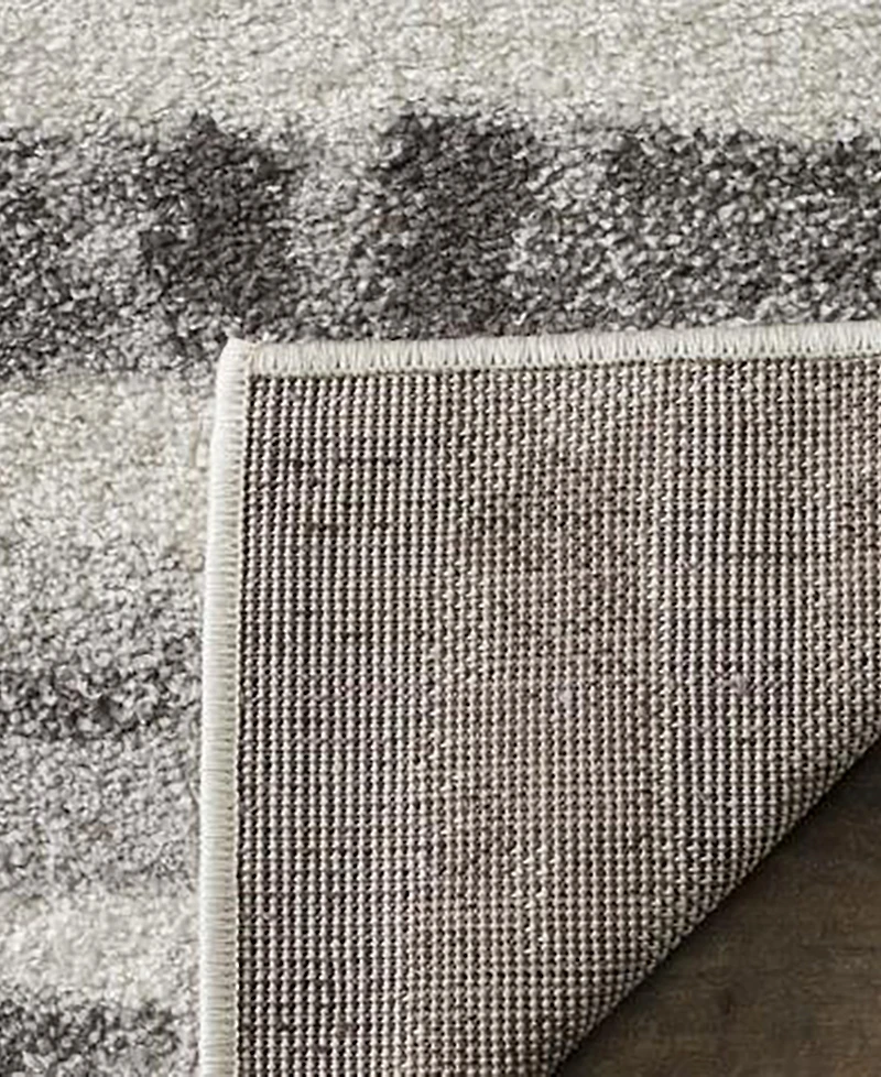 Safavieh Adirondack 126 Ivory and Charcoal 5'1" x 7'6" Area Rug