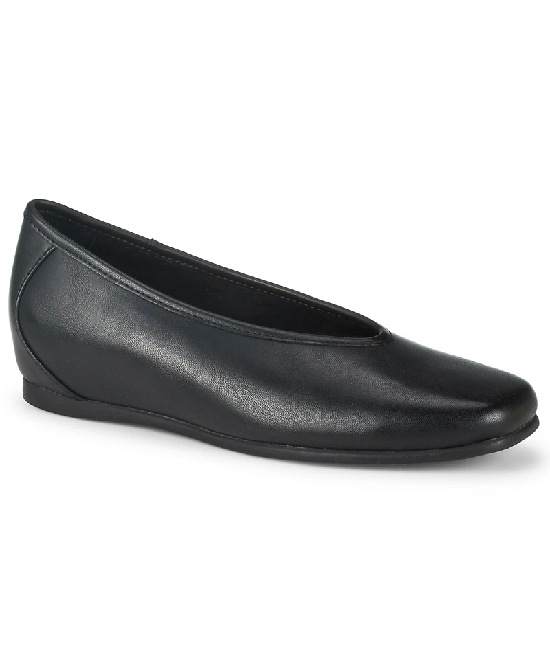 Baretraps Women's Ryalie Slip-On Flats