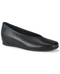 Baretraps Women's Ryalie Slip-On Flats