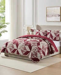 Seventh Studio Cardinal Patchwork Quilted 3-Piece Quilt Set
