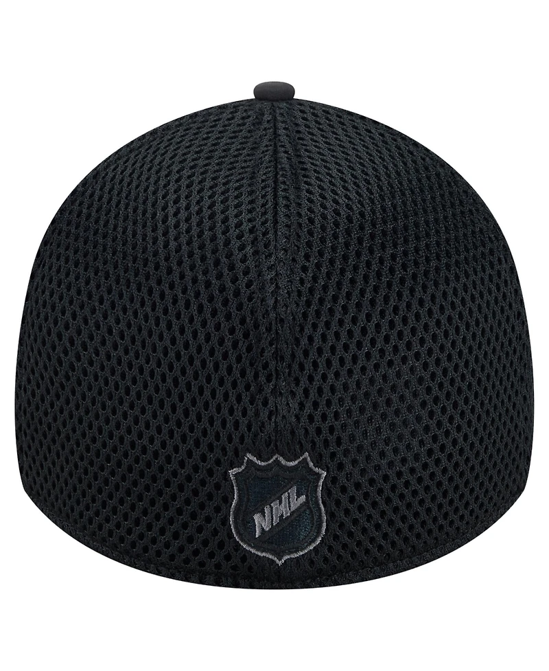 New Era Men's Black Boston Bruins Blackout 39THIRTY Flex Fit Hat