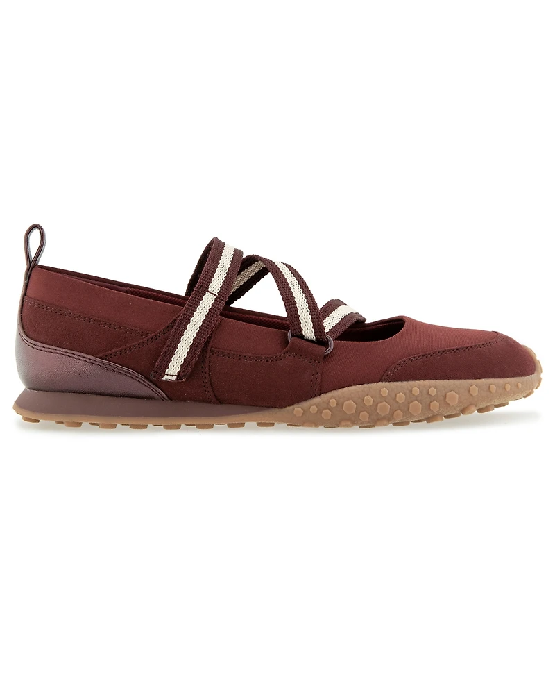 Kenneth Cole Reaction Women's Vesper Almond Toe Sneakers