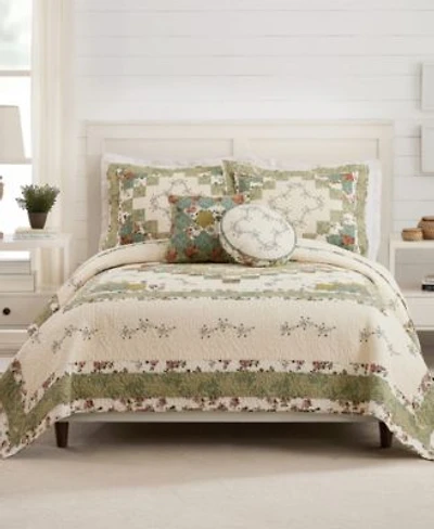 Modern Heirloom Olivia Embroidered 3 Piece Quilt Sets