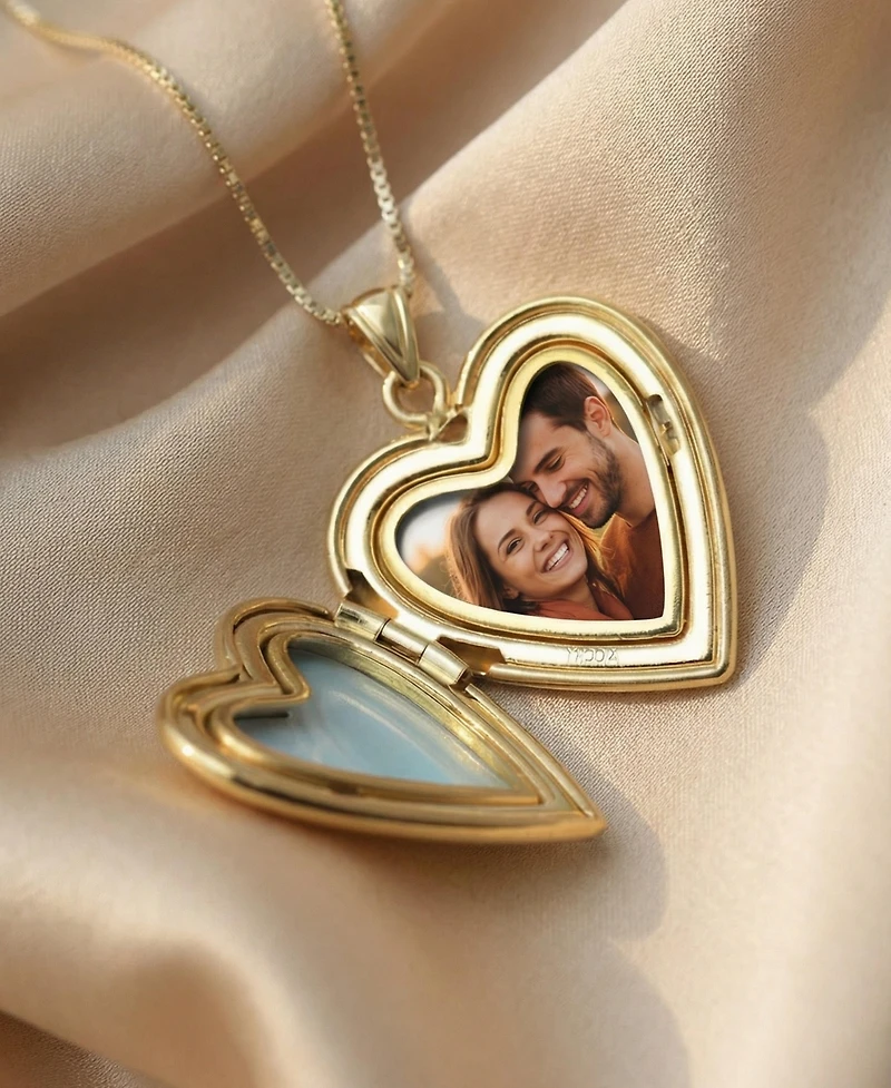 The M Jewelers Photo Locket Necklace