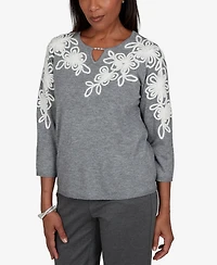Alfred Dunner Petite Keyhole Floral-Embroidery 3/4-Sleeve Pullover