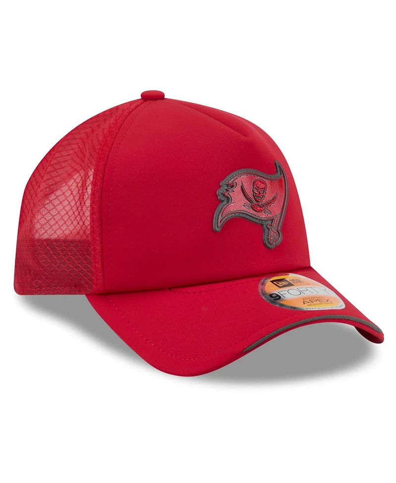 New Era Men's Red Tampa Bay Buccaneers 2026 Sideline Apex 9FORTY Adjustable Trucker Hat