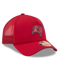 New Era Men's Red Tampa Bay Buccaneers 2026 Sideline Apex 9FORTY Adjustable Trucker Hat
