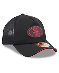 New Era Men's Black San Francisco 49ers 2026 Sideline Apex 9FORTY Adjustable Trucker Hat