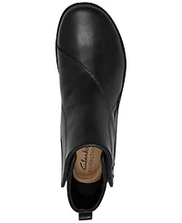 Clarks Women's Kaetlyn Flow Round Toe Booties