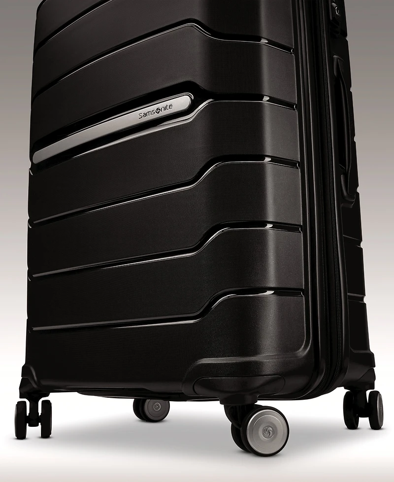 Samsonite Freeform 29.5" Check-in Expandable Hardside Spinner