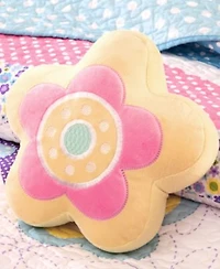 Intelligent Design Crazy Daisy Quilt Sets