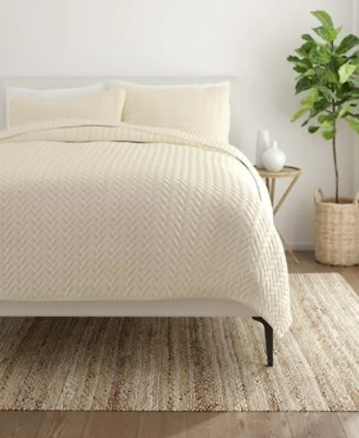 Ienjoy Home Herringbone Lightweight Quilted Coverlet Set
