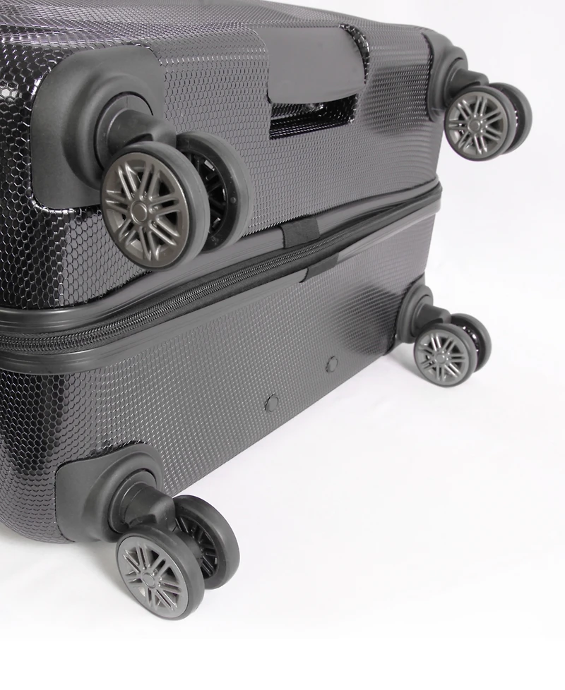 Perry Ellis Bauer 21" Spinner Luggage