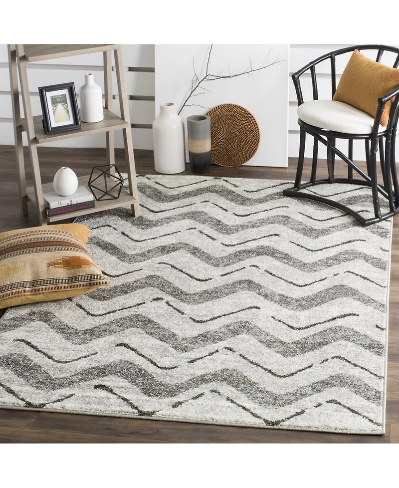 Safavieh Adirondack 121 Silver and Charcoal 5'1" x 7'6" Area Rug