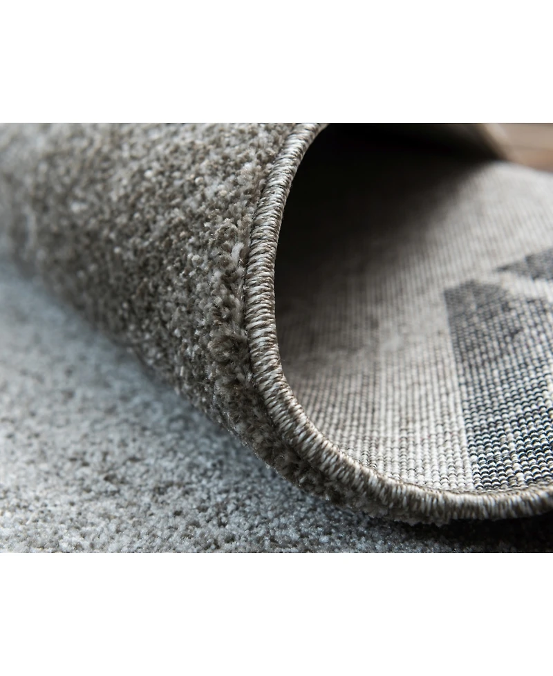 Bayshore Home Lyon Lyo1 7' x 10' Area Rug