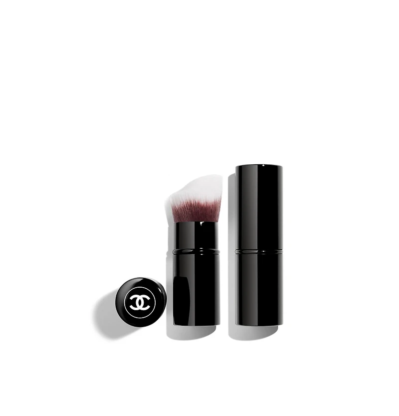 LES PINCEAUX DE CHANEL Retractable Foundation Brush N°103