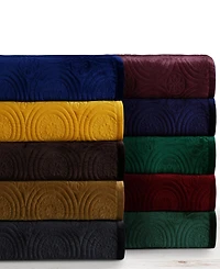 Tribeca Living Capri Medallion Velvet Oversized Solid 2 Piece Quilt Set, Twin