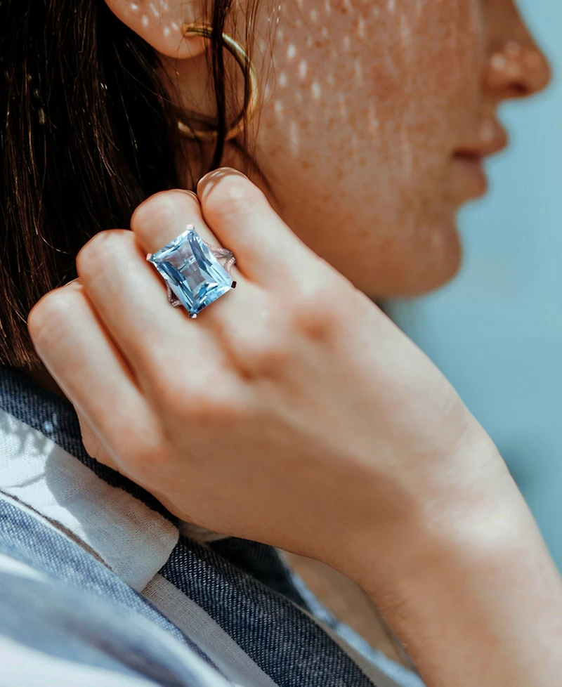 Blue Topaz (18 ct. t.w.) and Diamond (1/2 Octagon Ring 14k White Gold
