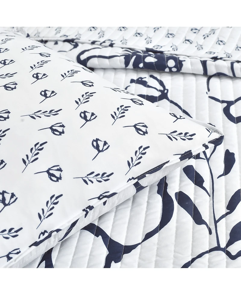 Lush Decor Scandinavian Floral 3 Piece Quilt Set, King