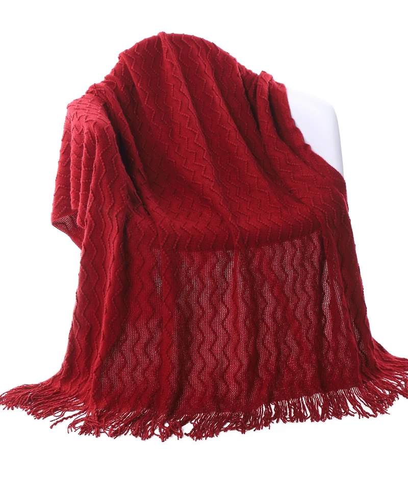 Happycare Textiles Solid Soft Zigzag Lightweight Throw, 60" x 50"