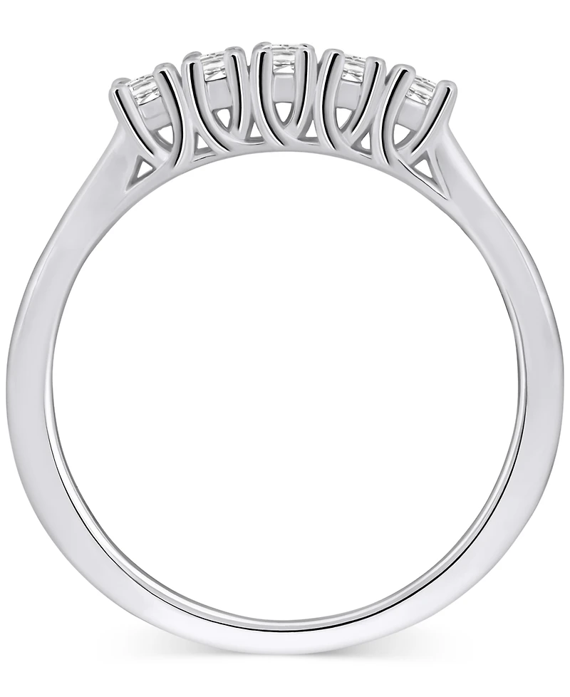 Diamond Five Stone Wedding Band (1/4 ct. t.w.) 14k Gold