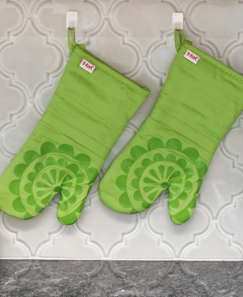 T-Fal Medallion Print Silicone and Cotton Twill Oven Mitt, Set of 2