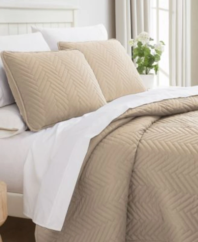 Southshore Fine Linens Solid Color Chevron Quilt Sets
