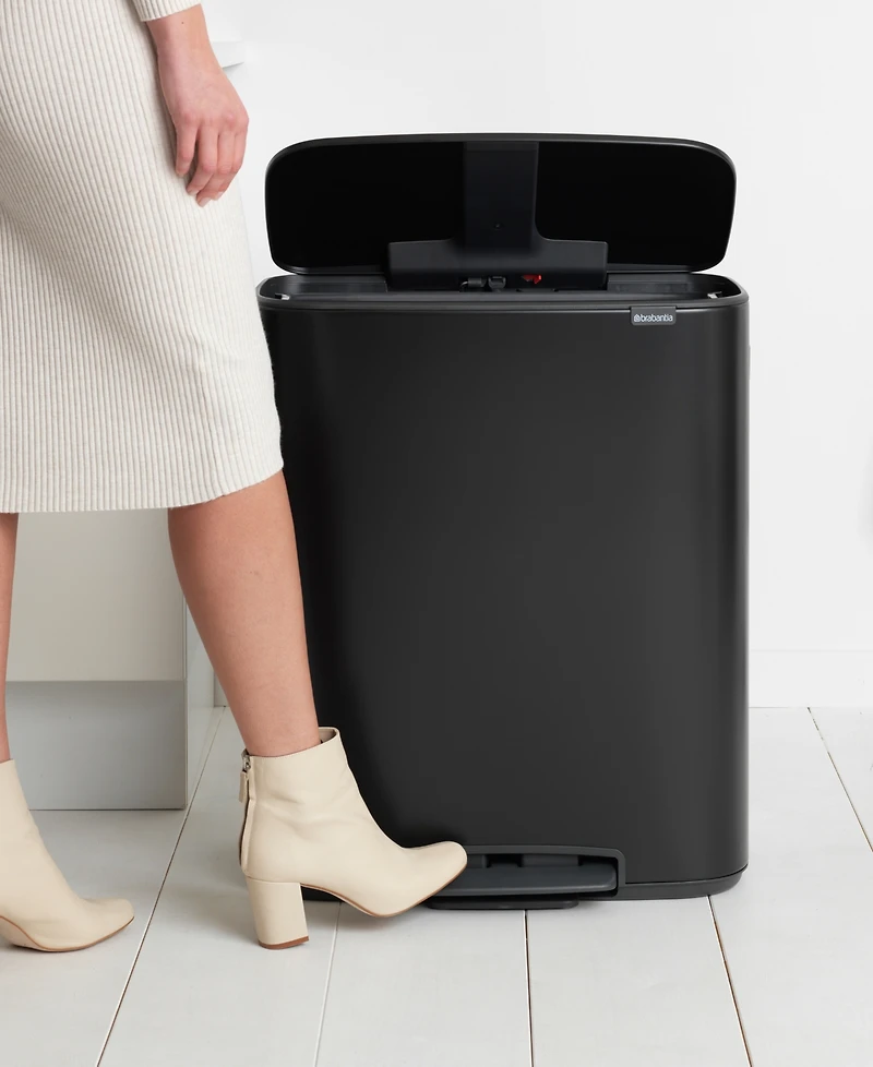 Bo Step on Trash Can, 16 Gallon, 60 Liter