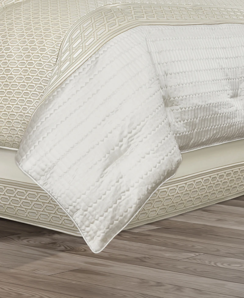 J Queen New York Metropolitan 4 Piece Comforter Set, King