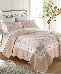 Donna Sharp Strawberry Garden 3 Piece Cotton Quilt Set, King