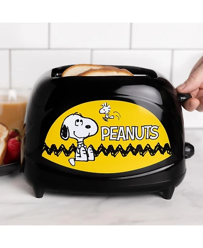 Uncanny Brands Peanuts Snoopy Two-Slice Toaster - Toasts Your Favorite Beagle On Your Toast