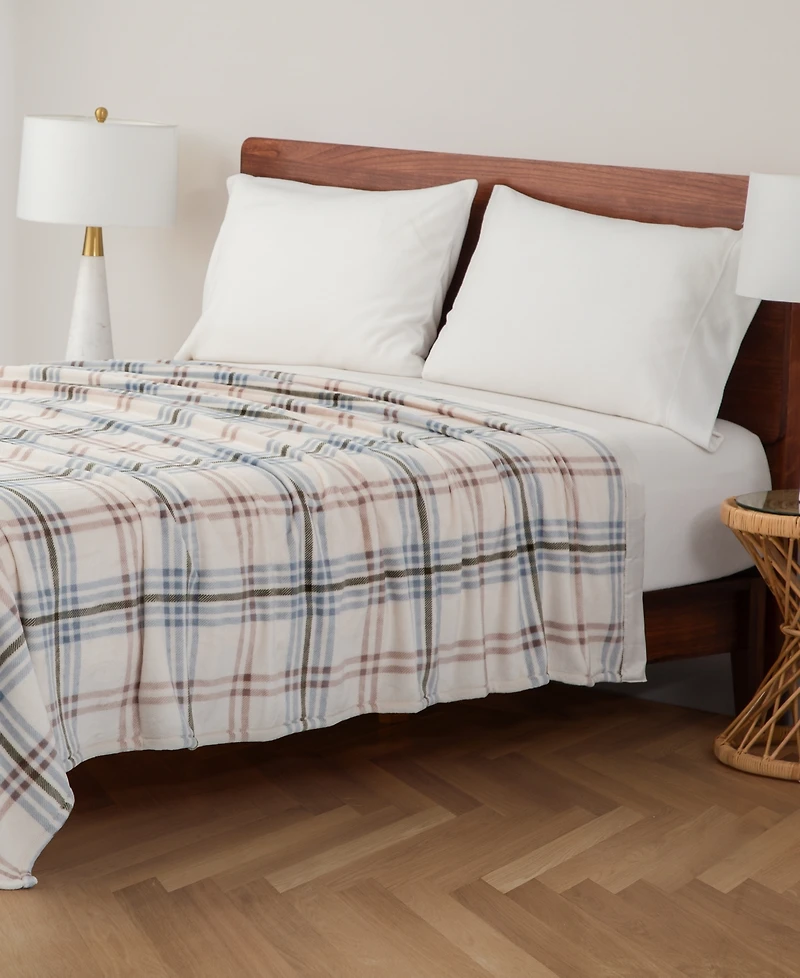 Berkshire Classic Velvety Plush Blanket, Twin