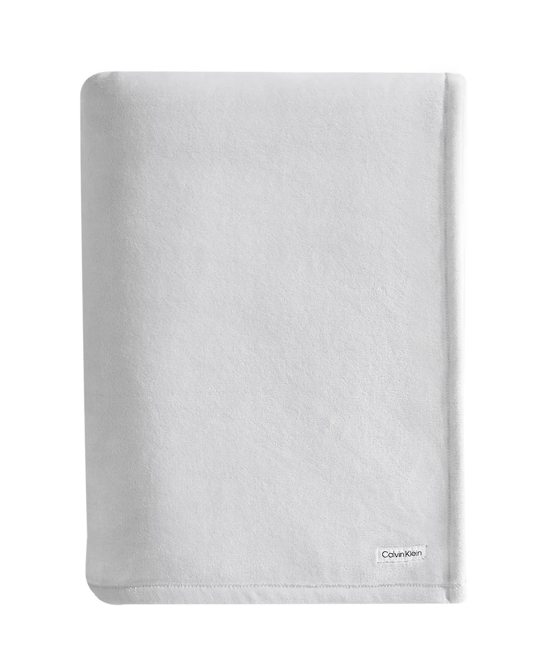 Calvin Klein Core Plush Solid Blanket