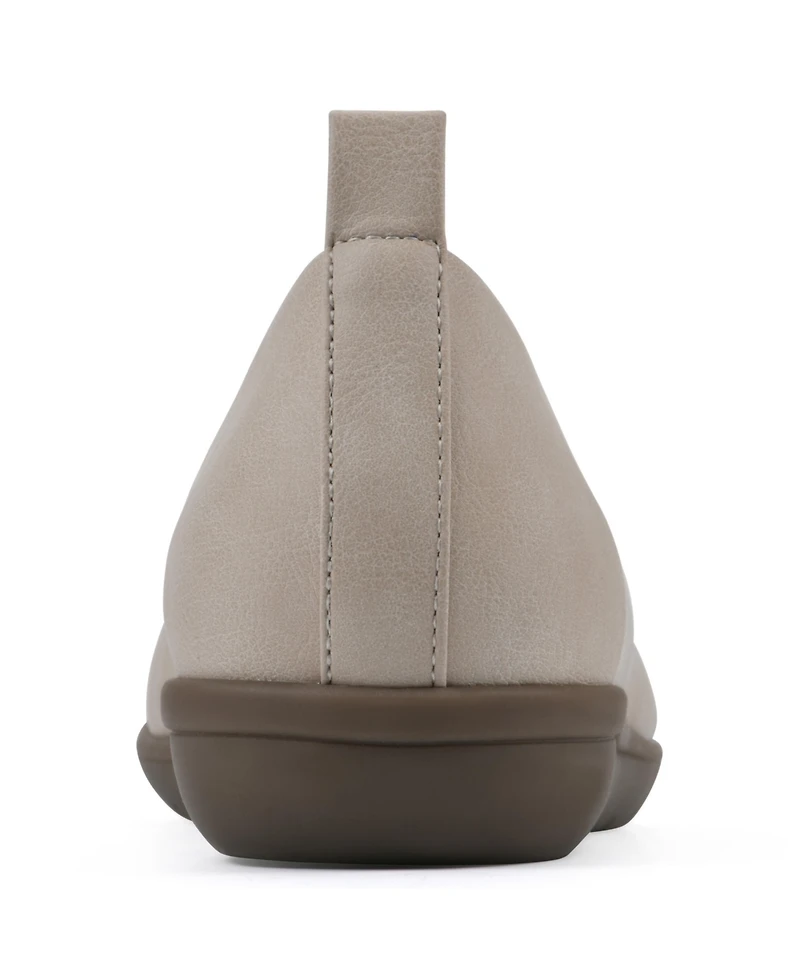 Cliffs by White Mountain Women's Twiggy Moc Loafer