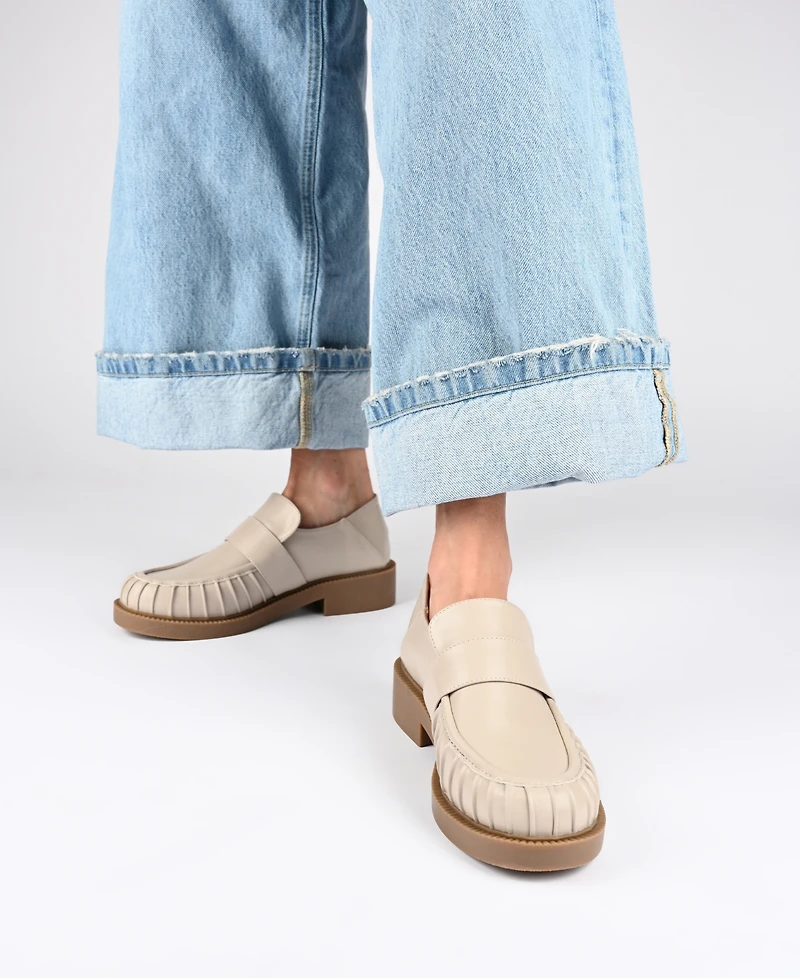 Journee Collection Women's Lakenn Slip On Loafer Flats