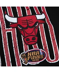 Men's Mitchell & Ness Black Distressed Chicago Bulls Hardwood Classics Og 2.0 Pullover Hoodie