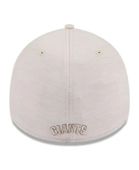 Men's New Era Cream San Francisco Giants 2024 Clubhouse 39THIRTY Flex Fit Hat