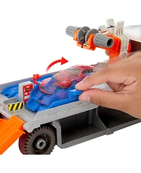Matchbox Action Driver Tow & Repair Truck with 1:64 Scale Car