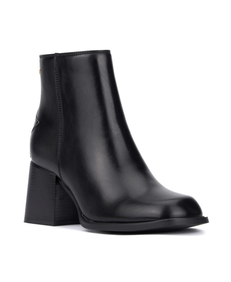Olivia Miller Women's Star Ankle Boots