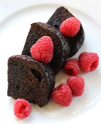 Beatrice Bakery Co. Premium Chocolate Raspberry Rum Cake, 16 oz