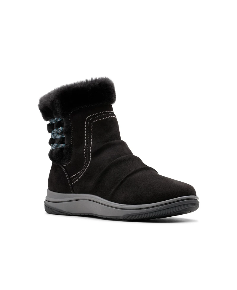 Clarks Women's Cloudsteppers Breeze Cozy Boots