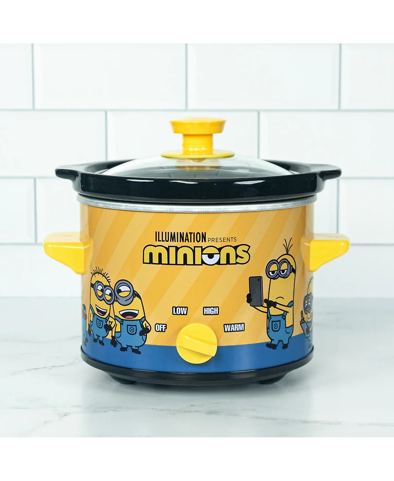 Uncanny Brands Despicable Me Minions 2qt Slow Cooker -Small Kitchen Appliance