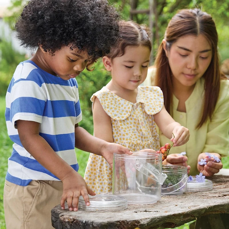 Kaplan Early Learning Carry and Discover Magnification Containers